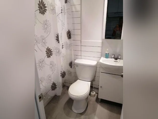 Joli studio meublé ( 2 ½ avec Chambre fermée ) en plein cœur de Rosemont thumbnail 9