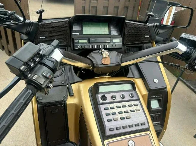 Honda Goldwing 1985 Édition spéciale thumbnail 8