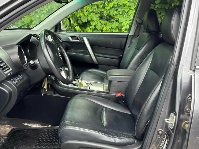 2012 Toyota Highlander limited thumbnail 8