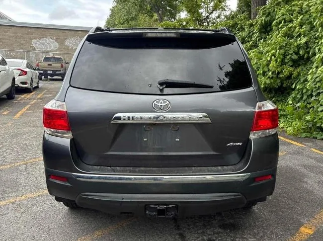 2012 Toyota Highlander limited thumbnail 2
