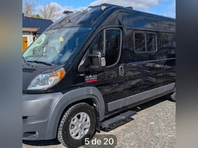 Superbe van life très bien équipée, 157 000 km! thumbnail 4