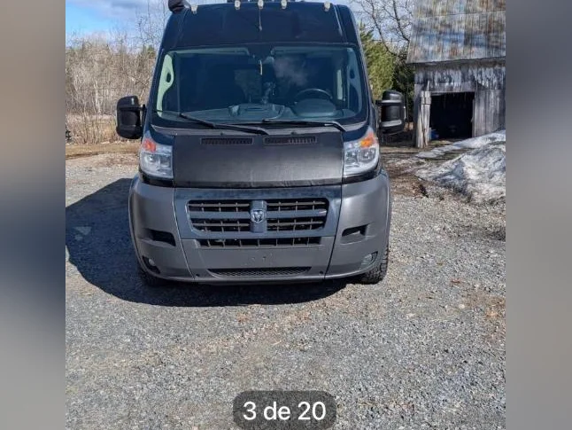 Superbe van life très bien équipée, 157 000 km! thumbnail 2