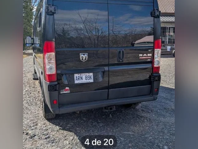 Superbe van life très bien équipée, 157 000 km! thumbnail 3