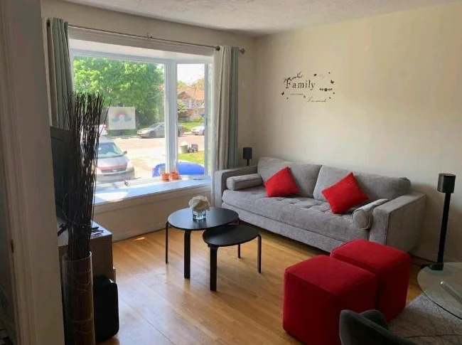 5,5 rénové haut 3plex, 1er juillet ou avant Brossar "M"