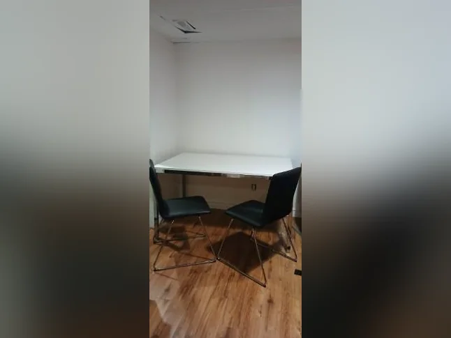 Table de cuisine et 2 chaises