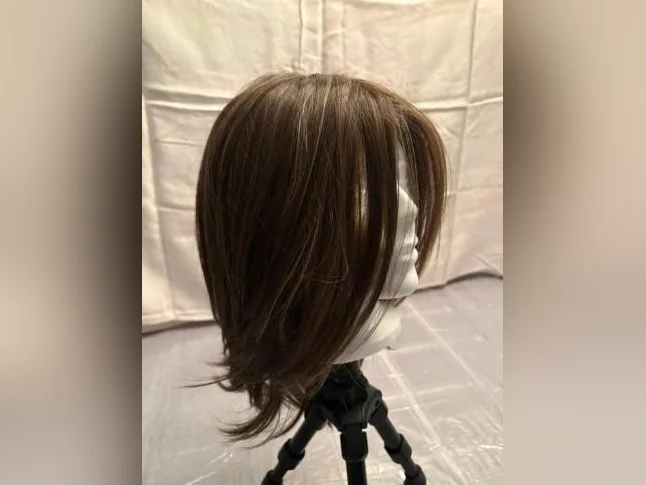 Perruque cheveux synthétiques thumbnail 3
