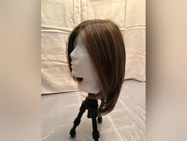 Perruque cheveux synthétiques