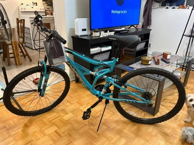 VÉLO NEUF À VENDRE POUR FEMME.