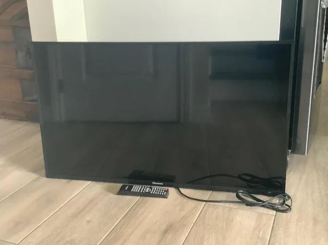 Téléviseur Hisense 40 po pour montage mural