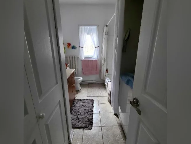 Appartement de rêve 4½, à louer à l’année 1500$/mois à Sutton thumbnail 7