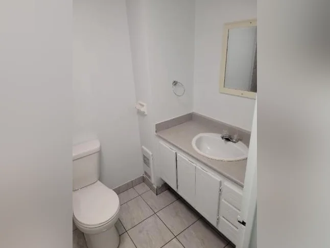 Très Bel Appartement 3 1/2 à Louer - Boulevard des Sources - DDO - Aussi: Studio, 4 1/2 thumbnail 3