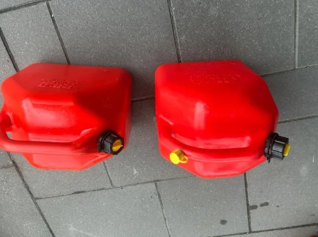 2 Bidons de 20 litres thumbnail 3