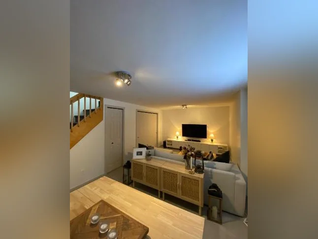 Jumelé / maison de ville à louer thumbnail 6