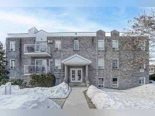 SUPERBE CONDO 4½ A LOUER