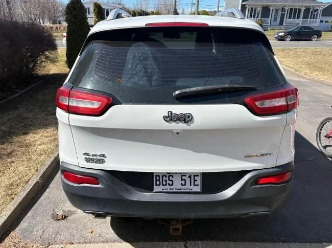 Jeep Cherokee 2015 thumbnail 4