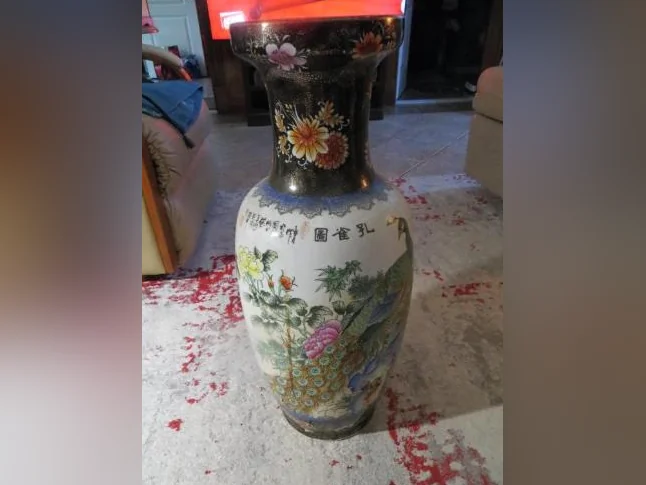 2 VASES DECORATIFS EN PARFAITE CONDITION thumbnail 3