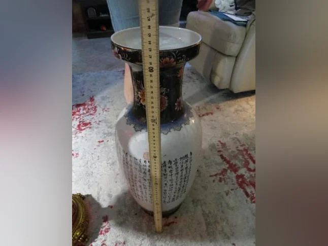 2 VASES DECORATIFS EN PARFAITE CONDITION thumbnail 2