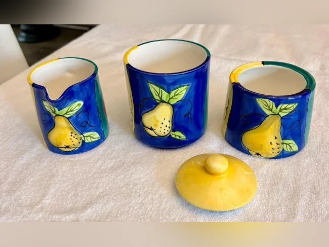 Ensemble italien : tasse, sucrier et contenant à lait ou crème thumbnail 5