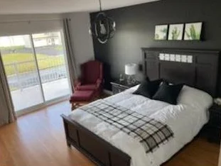 Magnifique maison avec vue et accès au Lac Aylmer thumbnail 9