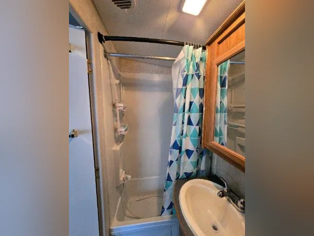 fifth wheel thumbnail 6