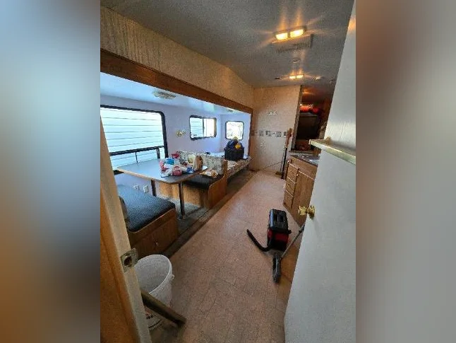fifth wheel thumbnail 5