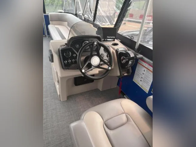 A vendre Ponton princecraft 2022. 23 pieds thumbnail 7
