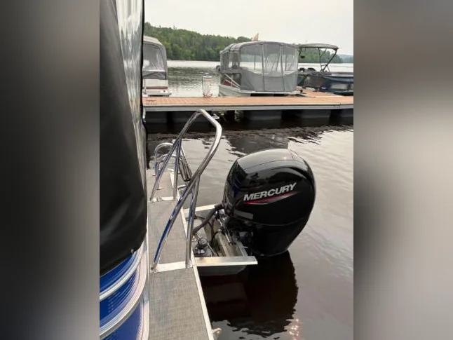 A vendre Ponton princecraft 2022. 23 pieds thumbnail 6
