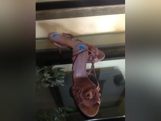 Plusieurs sandales chaussures souliers neuves 71/2sandales,souliers chaussures thumbnail 7