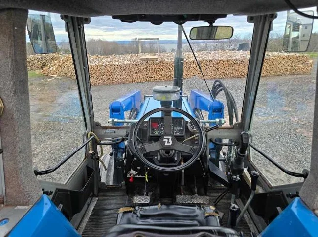 Tracteur agricole thumbnail 8