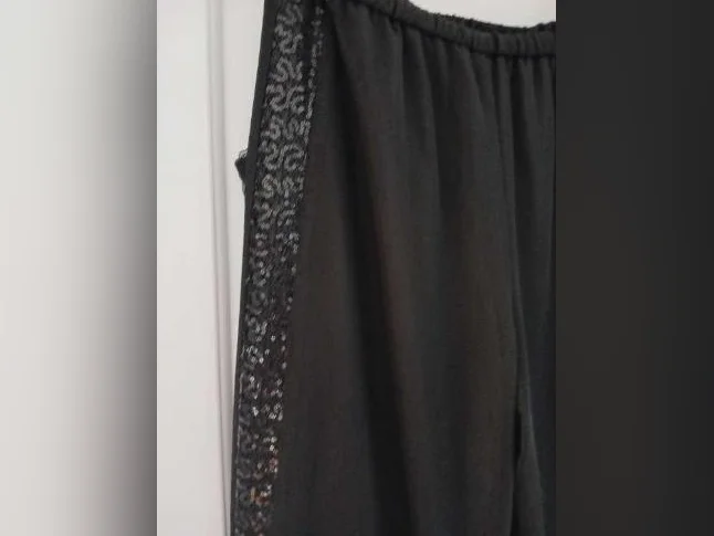 pantalon de soir grandeur 6 ans avec paillettes sur le coté thumbnail 3