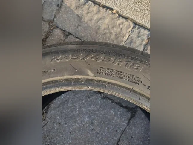 1 pneu Hankook Ventus 235-45R18 excellent état. thumbnail 4
