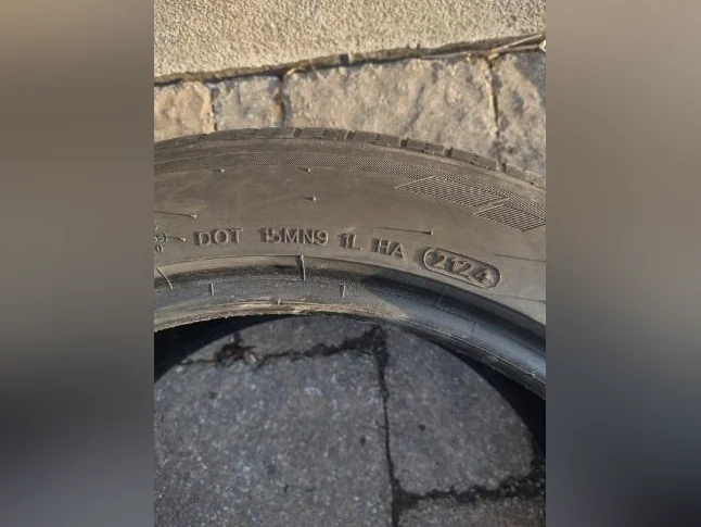 1 pneu Hankook Ventus 235-45R18 excellent état. thumbnail 5
