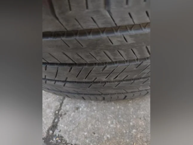 1 pneu Hankook Ventus 235-45R18 excellent état.