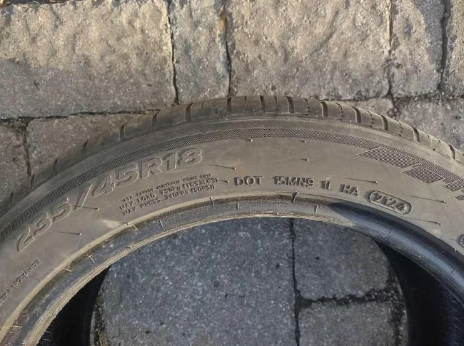 1 pneu Hankook Ventus 235-45R18 excellent état. thumbnail 3