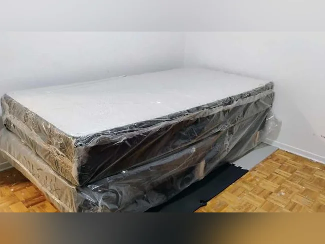 Chambre à louer Montréal-Nord tout inclus 13 pieds par 11 pieds thumbnail 2