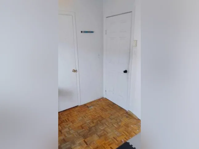 Chambre à louer Montréal-Nord tout inclus 13 pieds par 11 pieds thumbnail 3