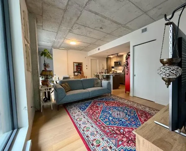 4 1/2 MIDTOWN CONDO - JUILLET 2026 thumbnail 8