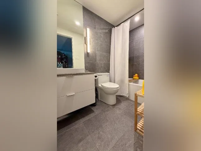 4 1/2 MIDTOWN CONDO - JUILLET 2026 thumbnail 3