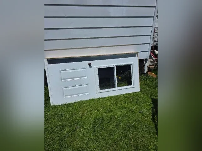 PORTE EXTÉRIEUR 34 POUCES DE LARGE AVEC FENÊTRE COULISANTE