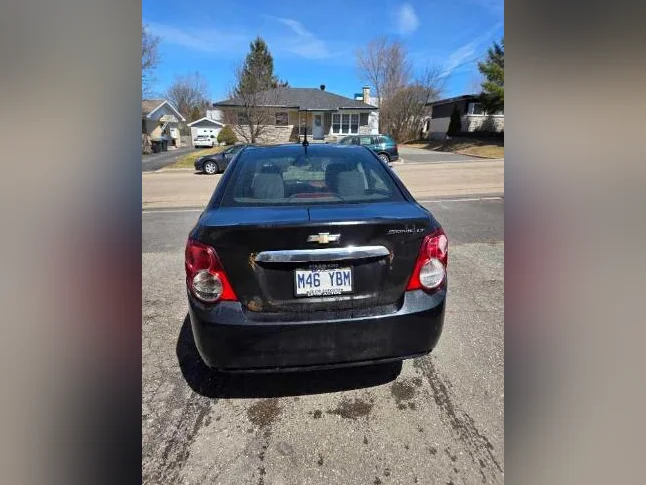 Chevrolet Sonic Lt thumbnail 3