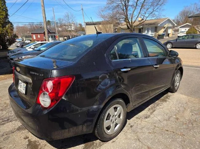 Chevrolet Sonic Lt thumbnail 4