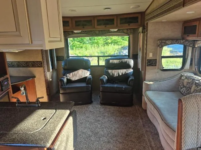Fifth Wheel GREYSTONE 32RL 2011 thumbnail 3