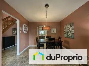 Grand semi-détaché a vendre, 4ch +1 ch (sous-sol) + 1 bureau
