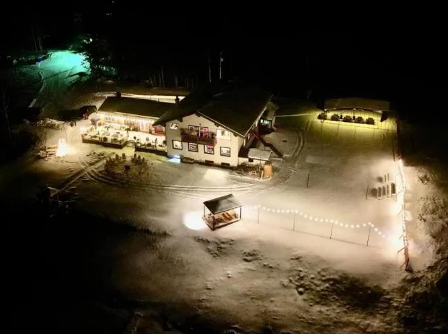 Immense chalet Auberge ( Laurentides ) thumbnail 7