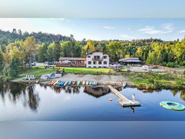 Immense chalet Auberge ( Laurentides )