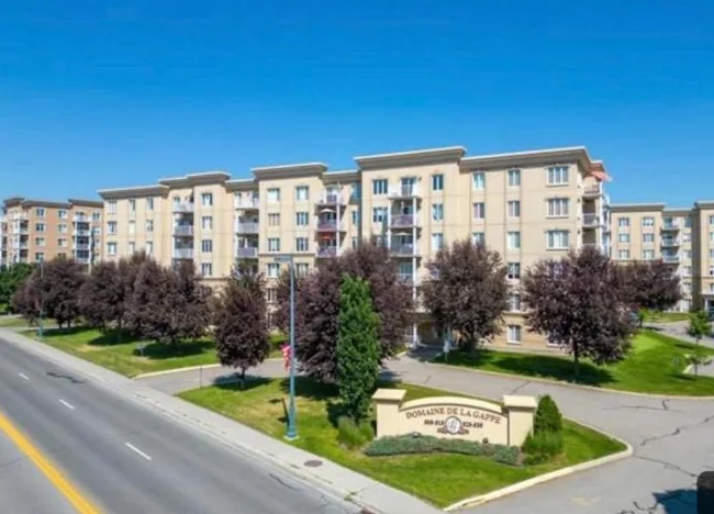 Superbe condo à vendre : visite libre voir descriptions thumbnail 10