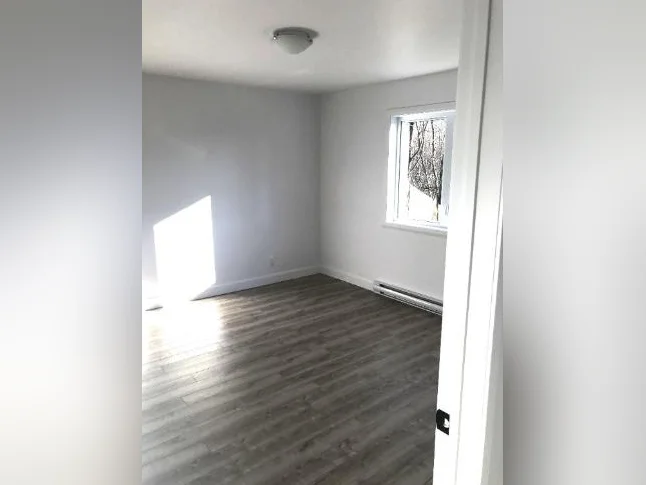 Superbe 5 ½ style CONDO (2019) à Farnham – Thermopompe & 2 Stationnements thumbnail 8