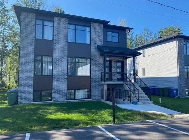 Superbe 5 ½ style CONDO (2019) à Farnham – Thermopompe & 2 Stationnements thumbnail 9