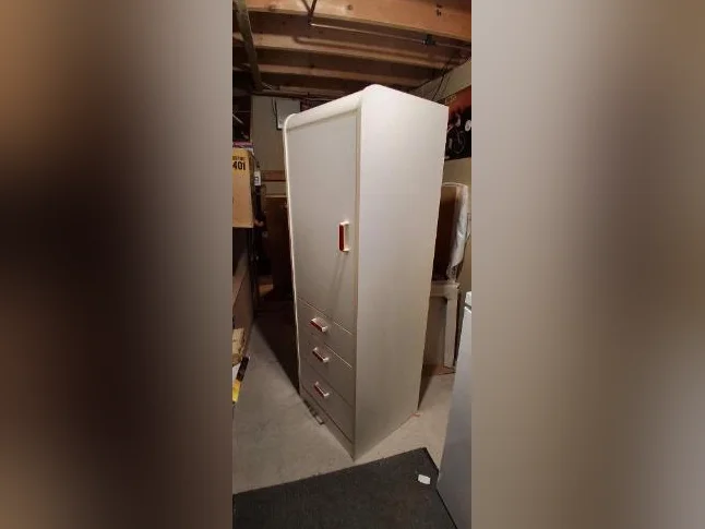 Armoire