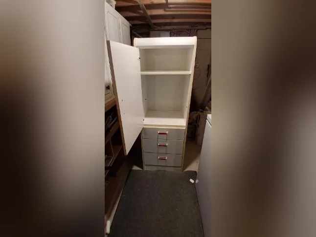 Armoire thumbnail 2